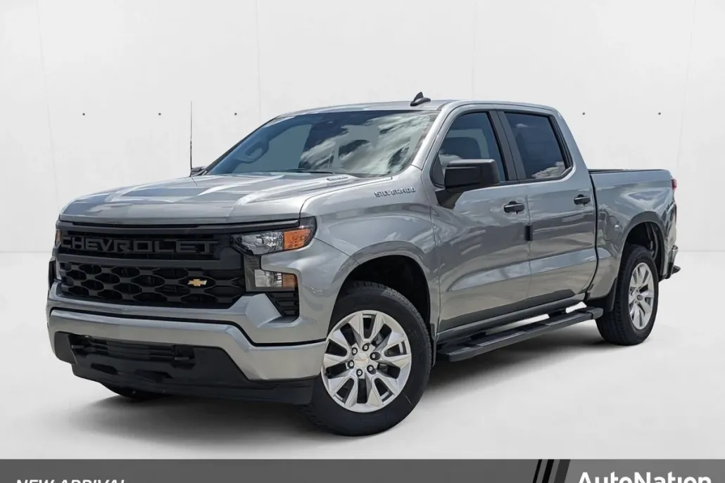2025 Chevrolet Silverado 1500 Custom photo 1