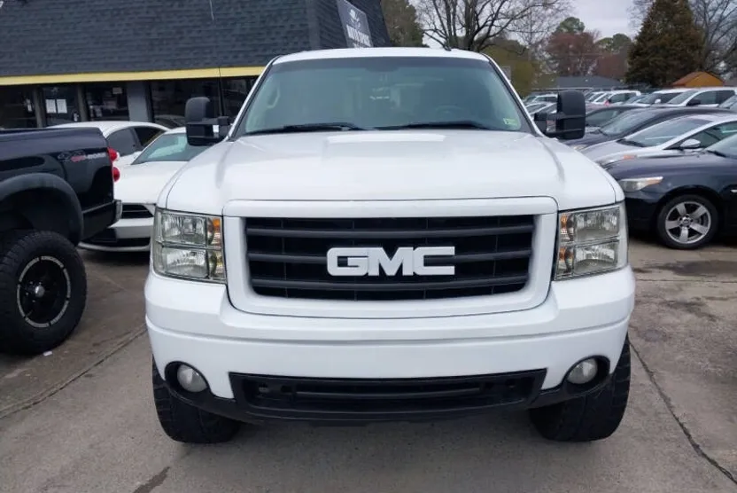 2012 Gmc Sierra SLE photo 1