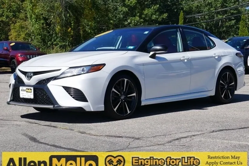 2019 Toyota Camry XSE photo 1