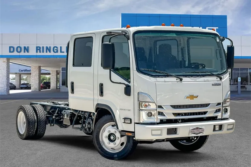 2025 Chevrolet Silverado photo 1