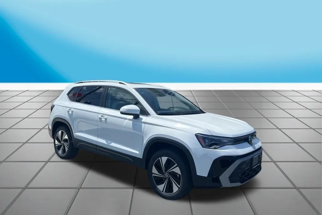 2025 Volkswagen Taos SE photo 1