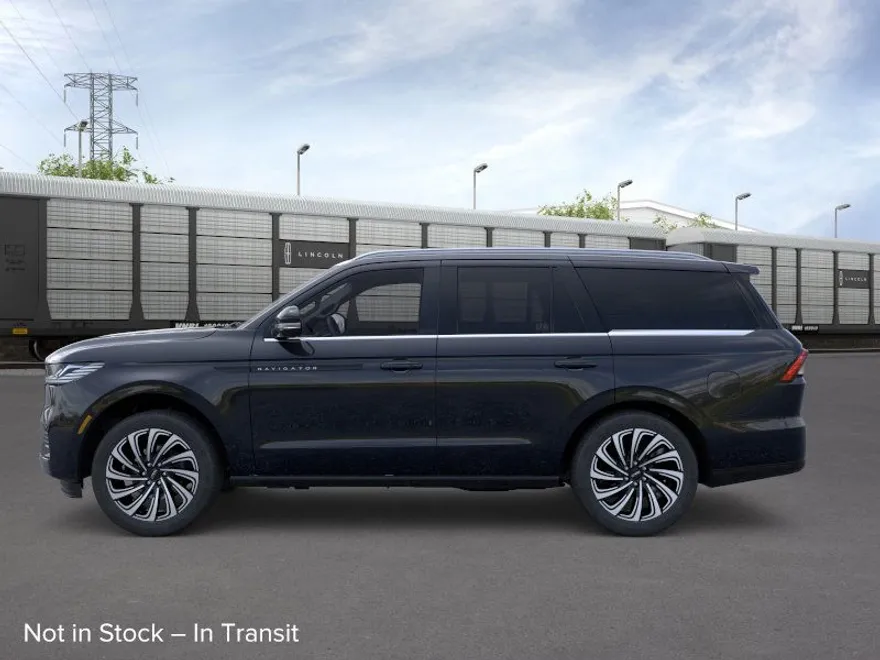 2025 Lincoln Navigator Black Label photo 1