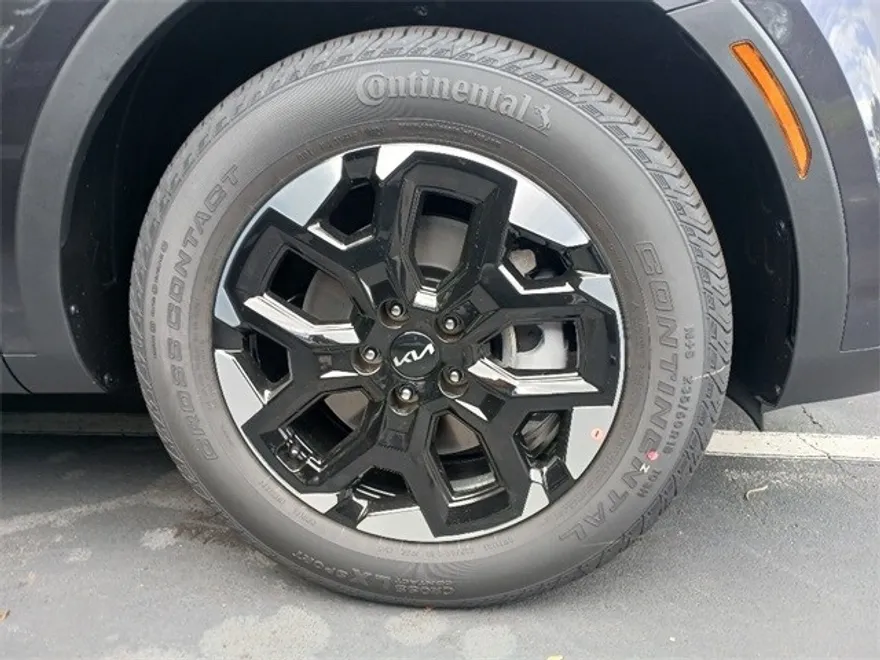 2025 Kia Sorento S photo 1