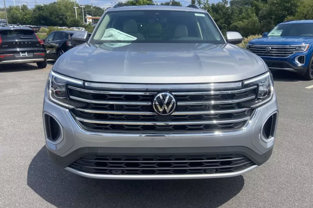 2026 Volkswagen Atlas SE Technology photo 1