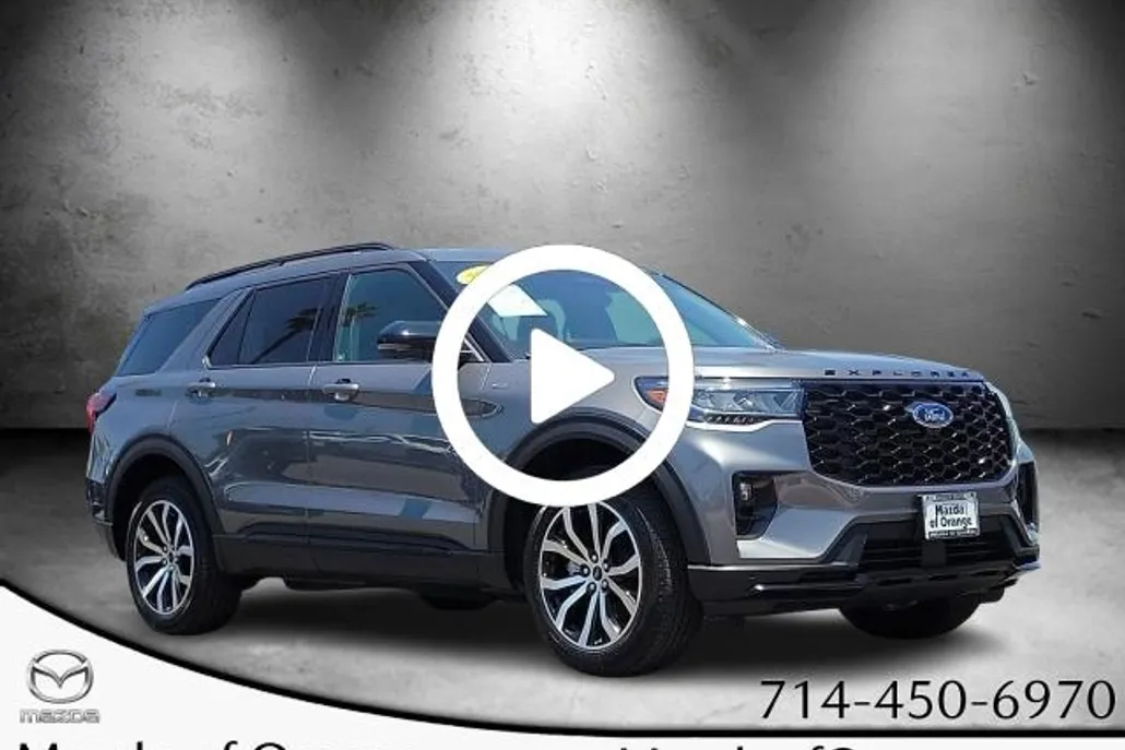 2025 Ford Explorer ST-Line photo 1