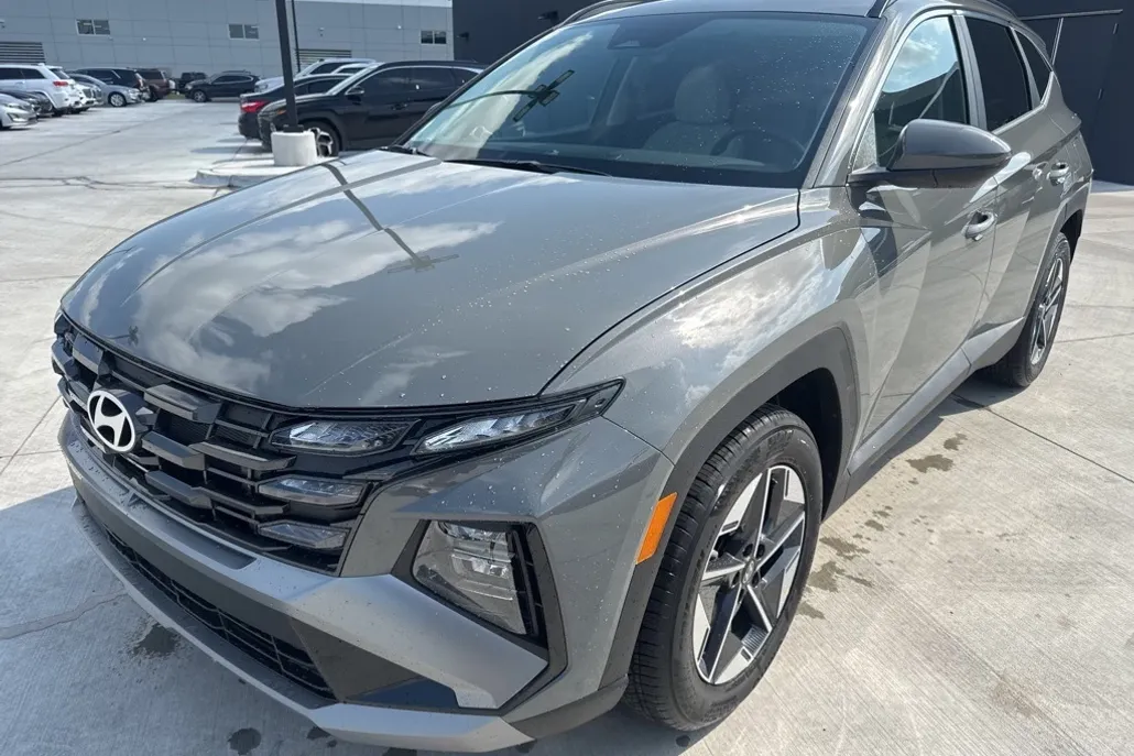 2025 Hyundai Tucson SEL photo 1