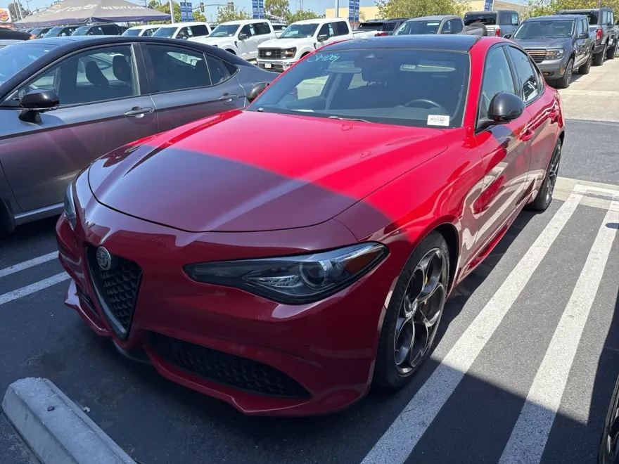 2020 Alfa Romeo Giulia Ti Sport photo 1
