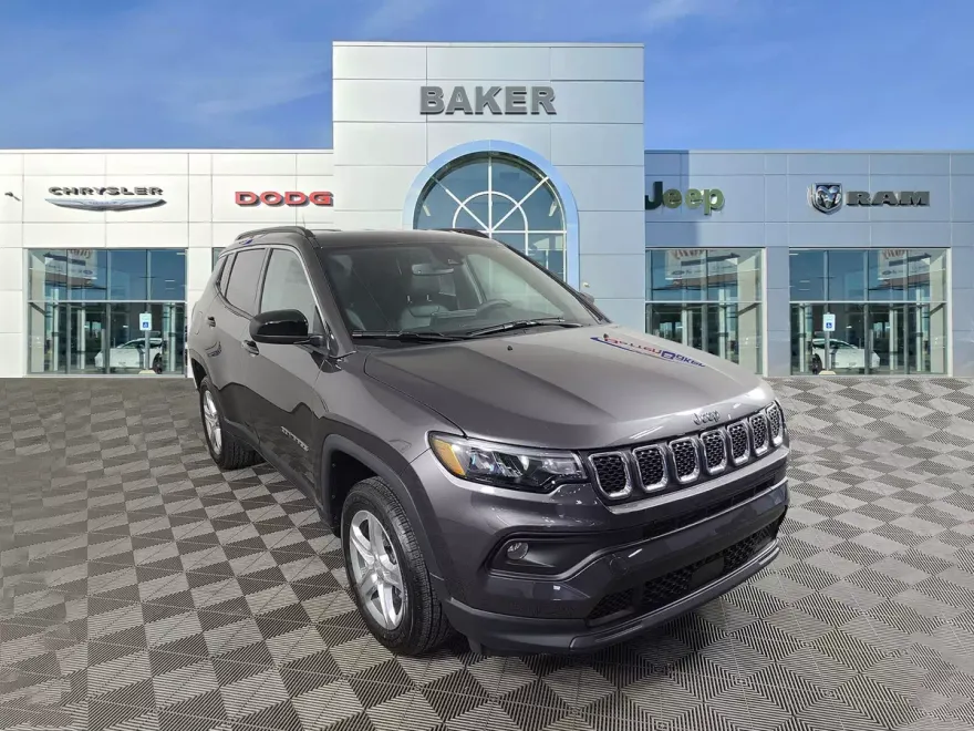 2024 Jeep Compass Latitude photo 1