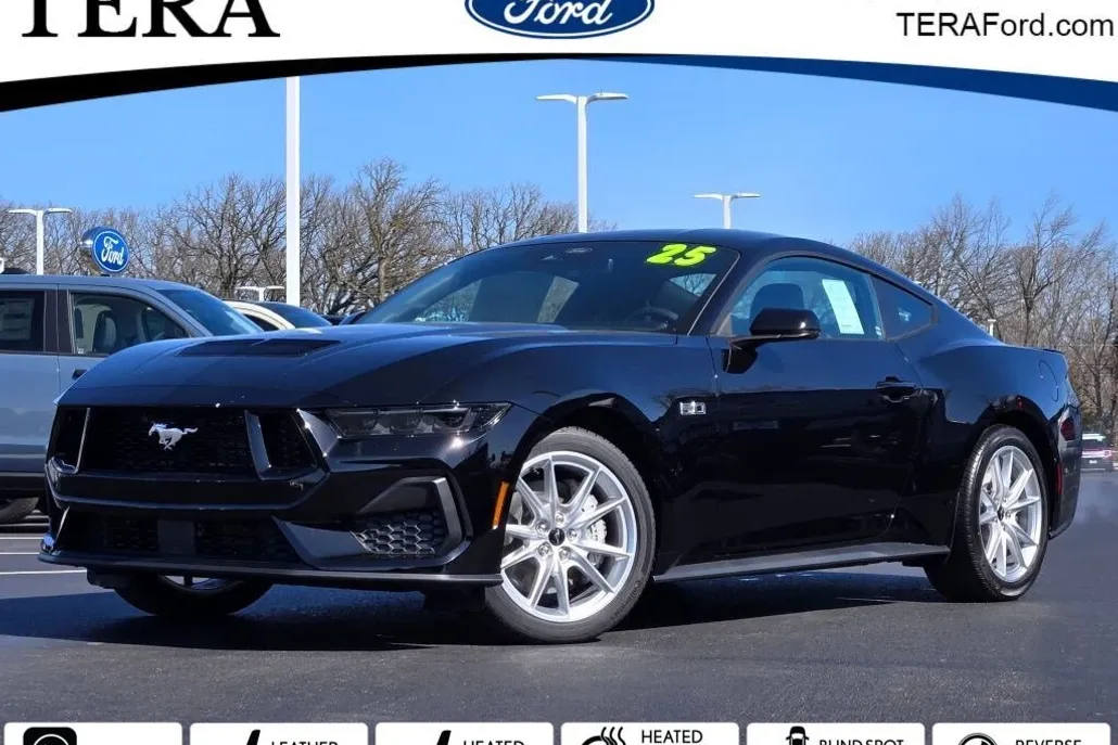 2025 Ford Mustang GT Premium photo 1