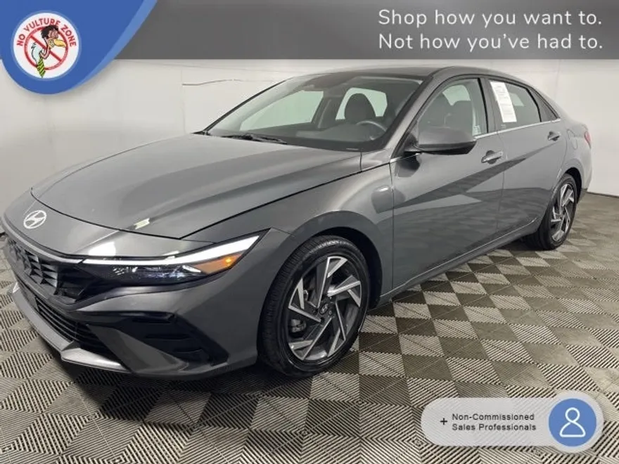 2025 Hyundai Elantra SEL Convenience photo 1