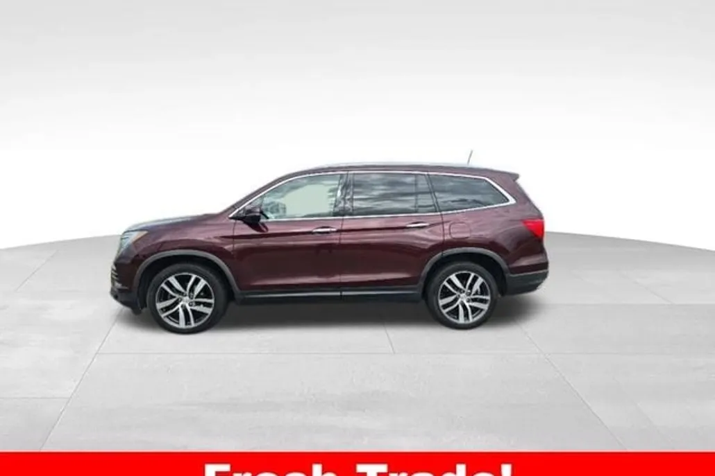 2016 Honda Pilot Touring photo 1