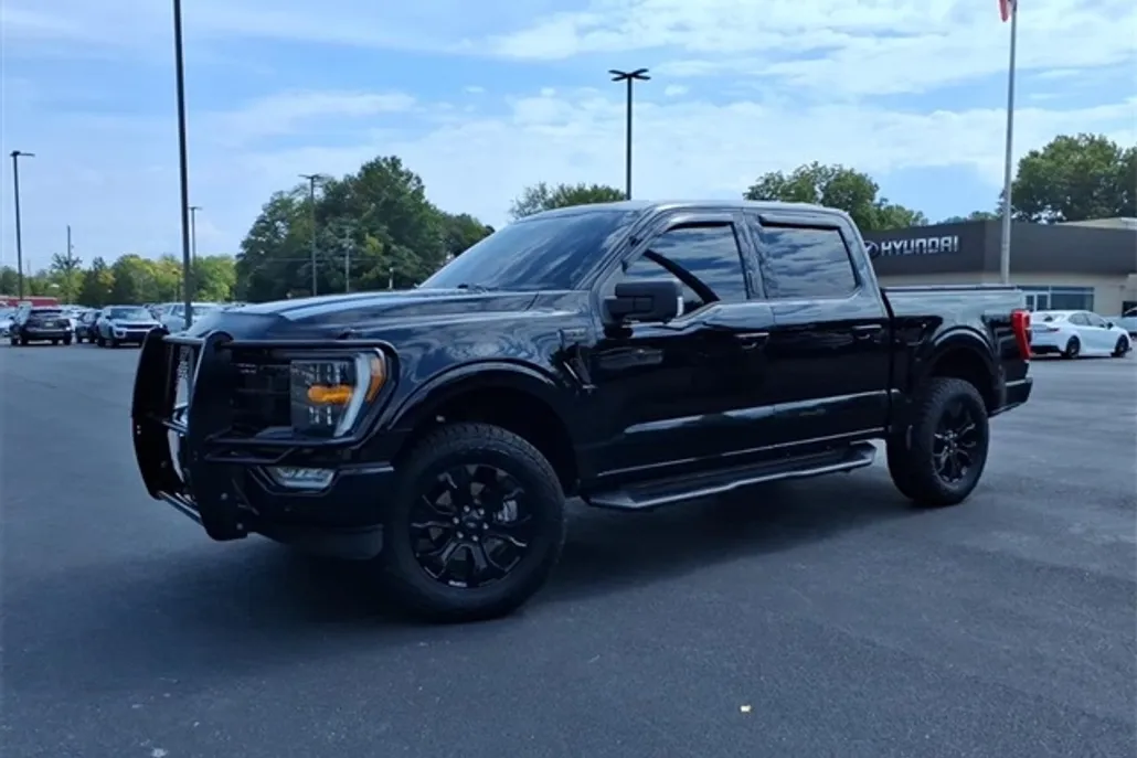 2023 Ford F-150 XLT photo 1