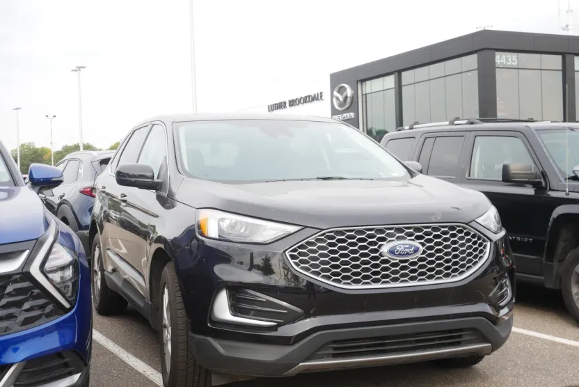 2024 Ford Edge SEL photo 1