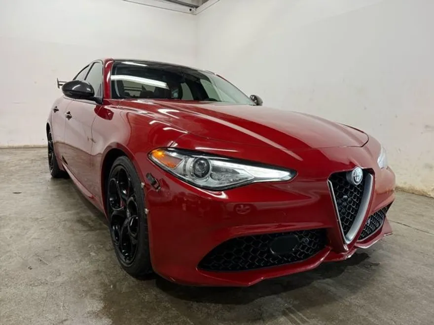 2018 Alfa Romeo Giulia Ti Sport photo 1