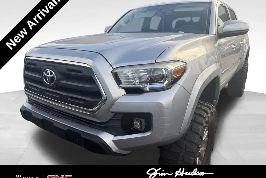 2017 Toyota Tacoma SR5 V6 photo 1