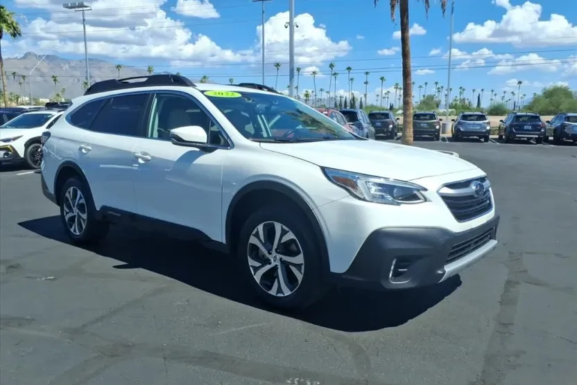 2022 Subaru Outback Limited photo 1