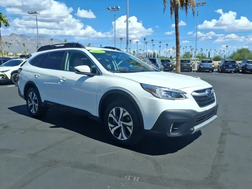 2022 Subaru Outback Limited photo 1