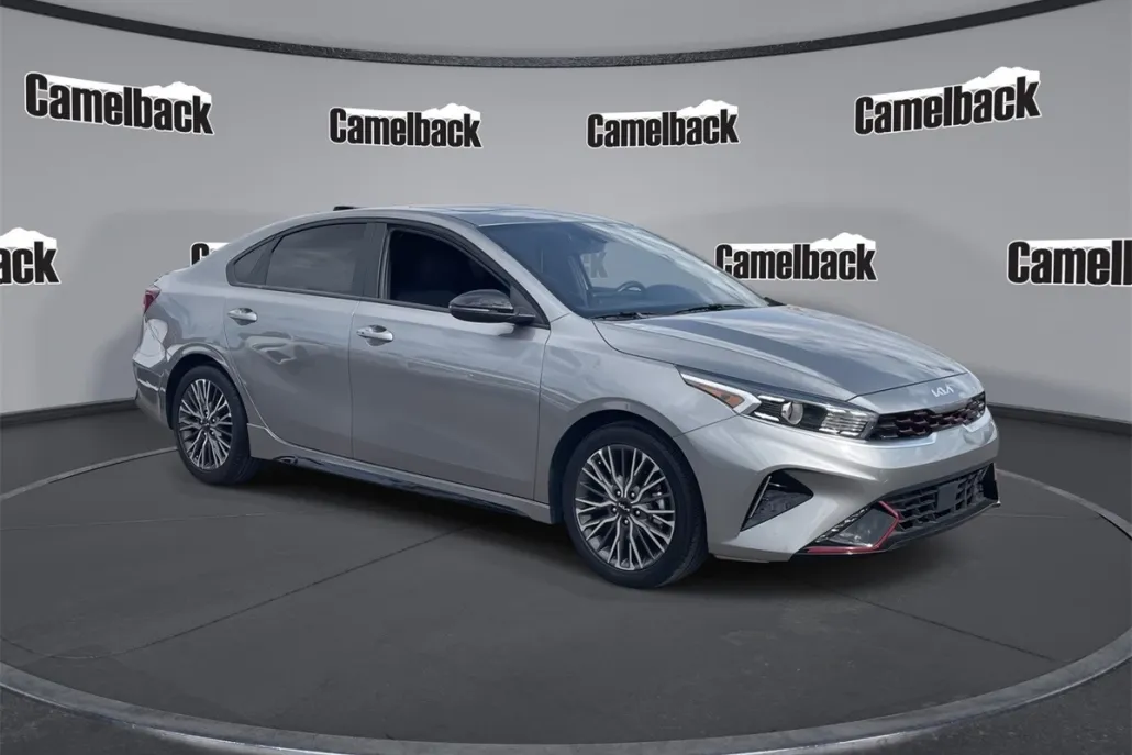 2024 Kia Forte GT-Line photo 1