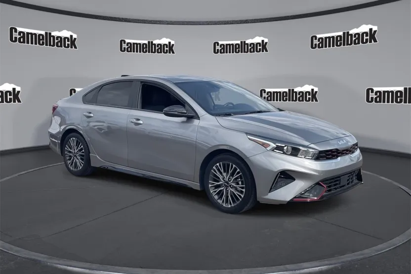 2024 Kia Forte GT-Line photo 1