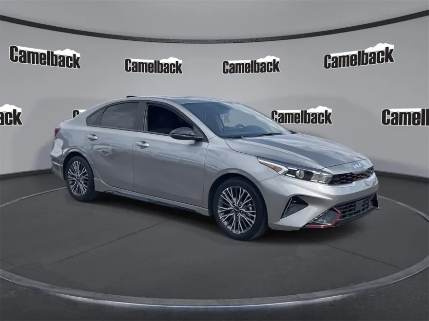 2024 Kia Forte GT-Line photo 1