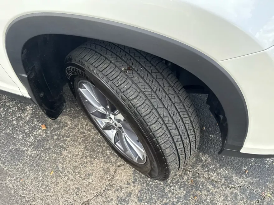 2019 Toyota Highlander SE XLE photo 1