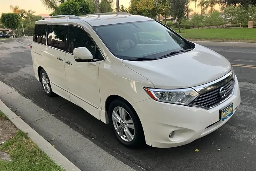 2012 Nissan Quest SL photo 1