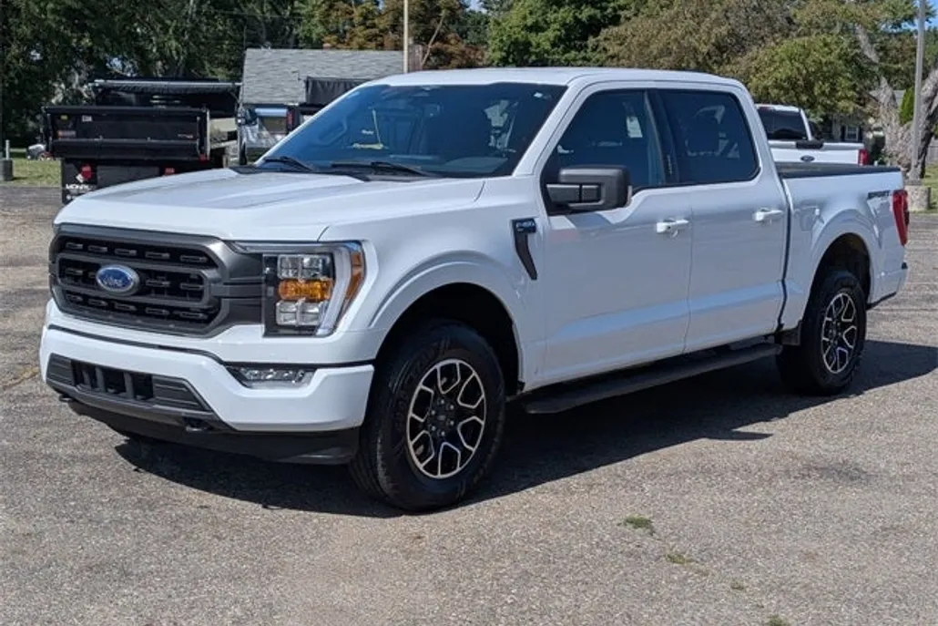 2023 Ford F-150 XLT photo 1