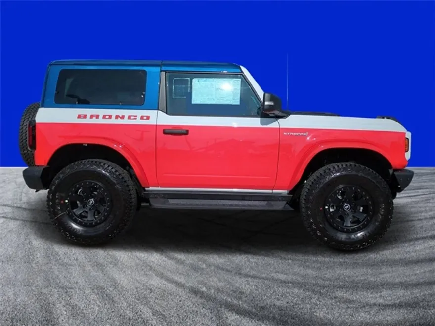 2025 Ford Bronco First Edition photo 1