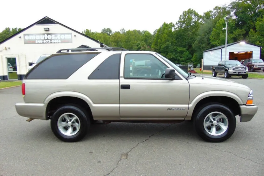 2002 Chevrolet Blazer LS photo 1