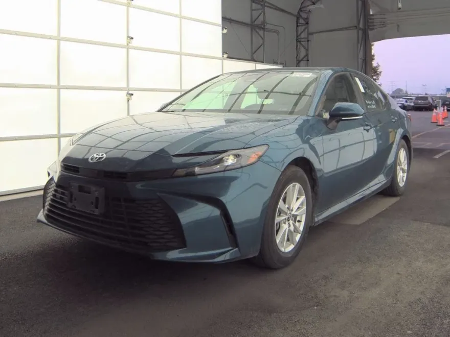 2025 Toyota Camry LE photo 1