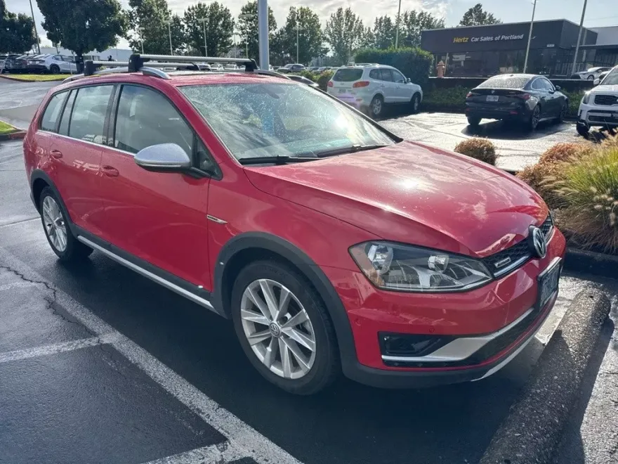 2017 Volkswagen Golf Alltrack TSI photo 1