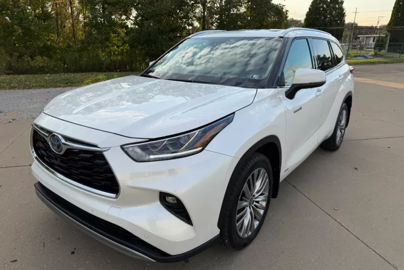 2021 Toyota Highlander Hybrid Platinum photo 1