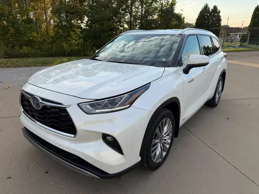 2021 Toyota Highlander Hybrid Platinum photo 1