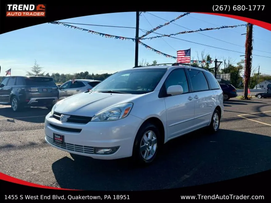 2004 Toyota Sienna XLE photo 1