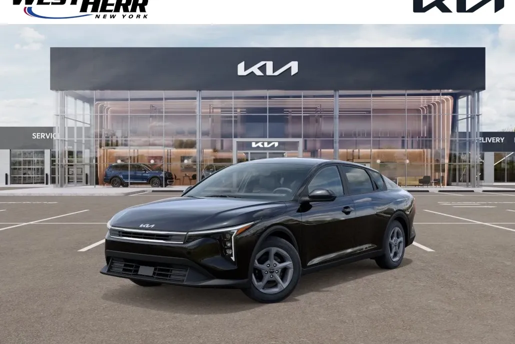 2025 Kia K4 LXS photo 1