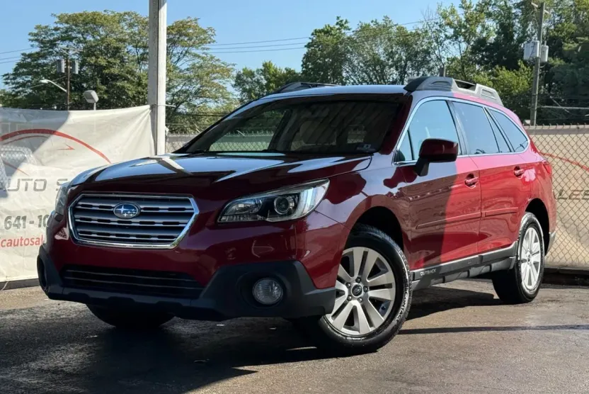 2017 Subaru Outback Premium photo 1