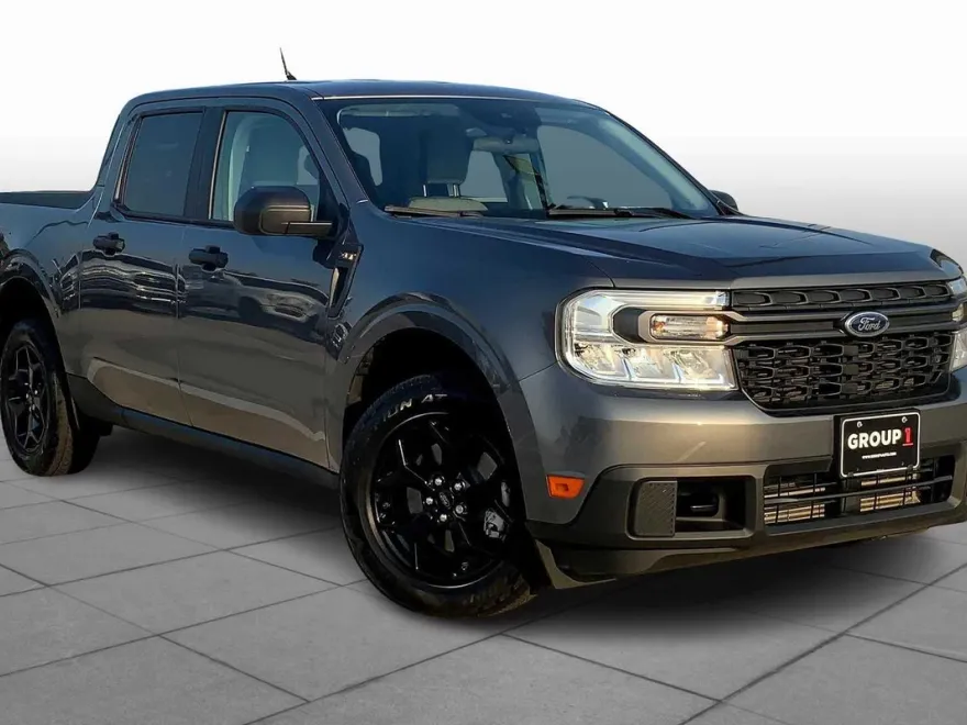 2024 Ford Maverick XLT photo 1