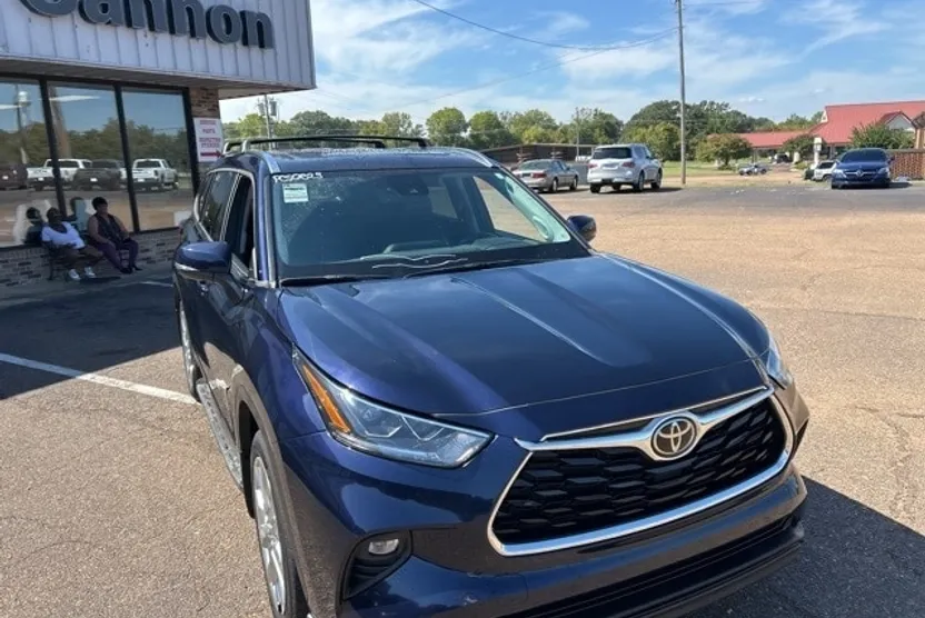 2021 Toyota Highlander Limited photo 1