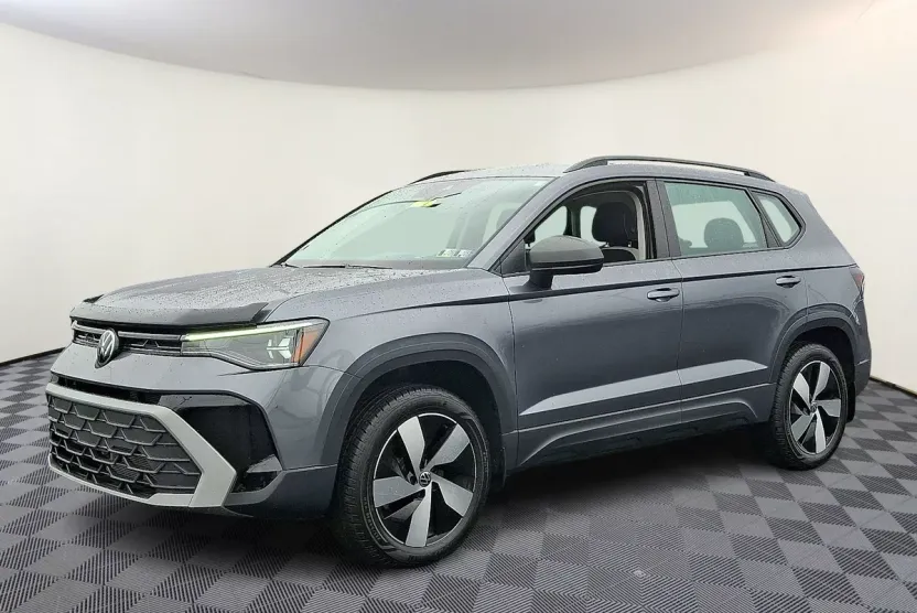 2025 Volkswagen Taos S photo 1