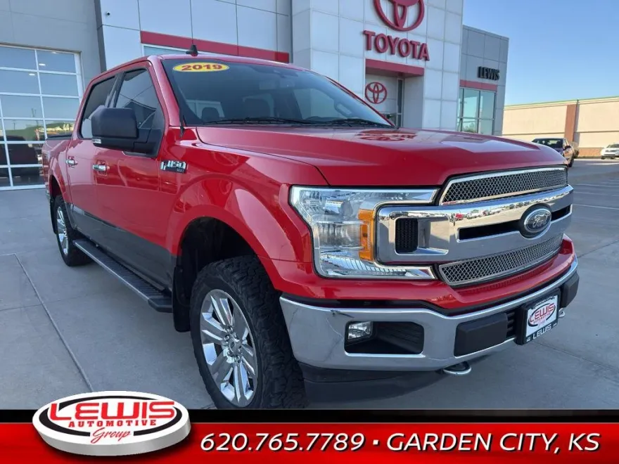 2019 Ford F-150 XLT photo 1