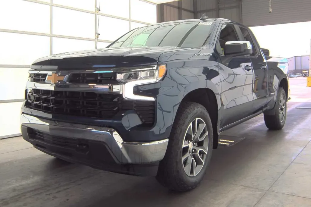 2022 Chevrolet Silverado 1500 LT photo 1