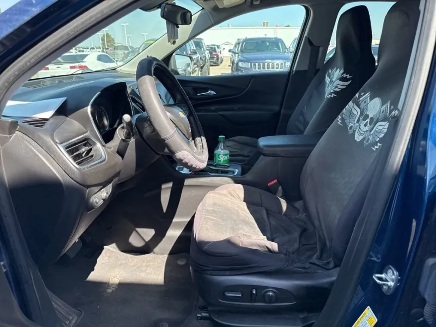2019 Chevrolet Equinox LT photo 1