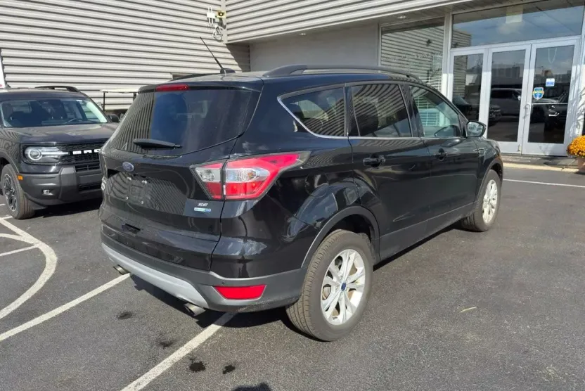 2017 Ford Escape SE photo 1