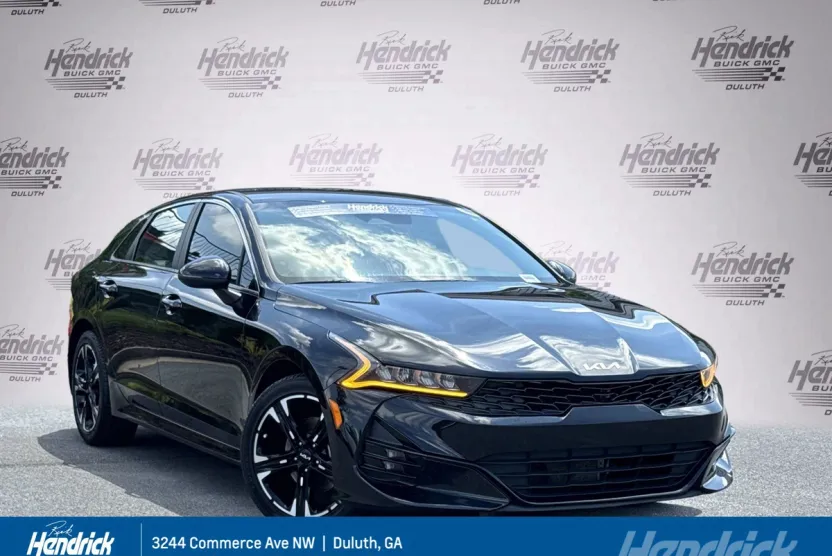 2022 Kia K5 GT-Line photo 1
