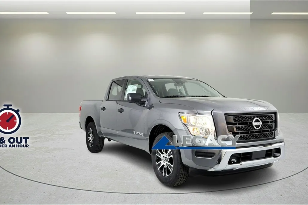 2024 Nissan Titan SV photo 1