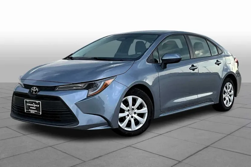 2024 Toyota Corolla LE photo 1