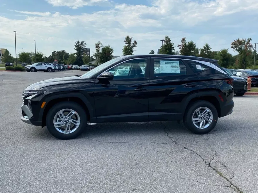 2026 Hyundai Tucson SE photo 1
