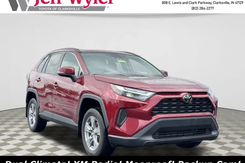 2022 Toyota RAV4 XLE photo 1