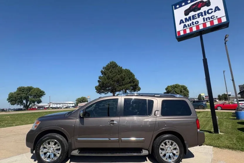 2015 Nissan Armada Platinum photo 1