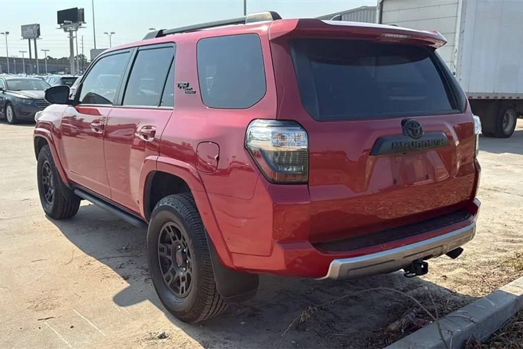 2022 Toyota 4Runner TRD Off-Road Premium photo 1